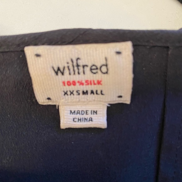 Wilfred Aritzia silk top XXS. - Picture 3 of 3